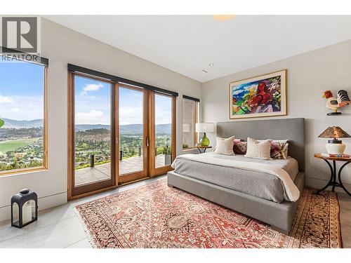 733 Forestridge Lane, Kelowna, BC - Indoor Photo Showing Bedroom