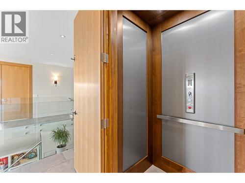 733 Forestridge Lane, Kelowna, BC - Indoor