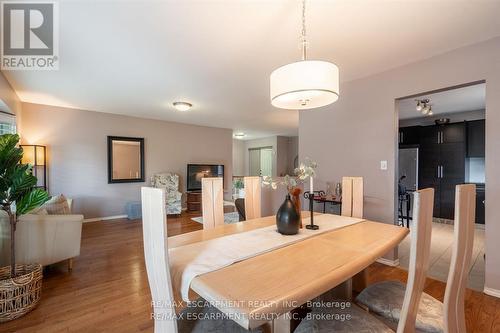 16 Flamingo Drive, Hamilton, ON - Indoor Photo Showing Dining Room