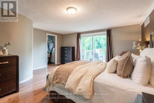 16 Flamingo Drive, Hamilton, ON - Indoor Photo Showing Bedroom
