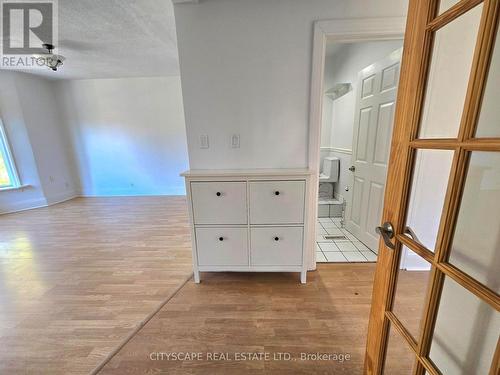 2 - 45 Fairholt Road S, Hamilton, ON - Indoor Photo Showing Other Room