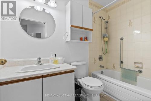 208 - 2 Heritage Way, Kawartha Lakes, ON - Indoor Photo Showing Bathroom