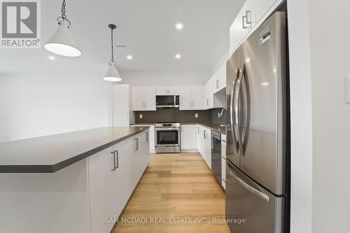 175 Margaret Avenue, Hamilton, ON - Indoor Photo Showing Kitchen With Upgraded Kitchen