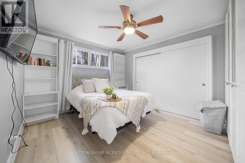2035 Craig Road, Innisfil, ON - Indoor Photo Showing Bedroom