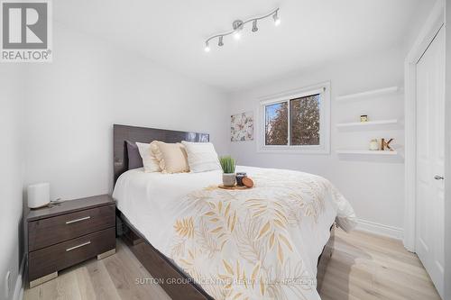 2035 Craig Road, Innisfil, ON - Indoor Photo Showing Bedroom
