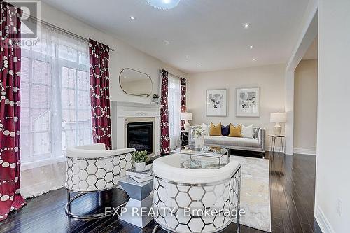 116 Dunlop Street, Richmond Hill, ON - Indoor With Fireplace