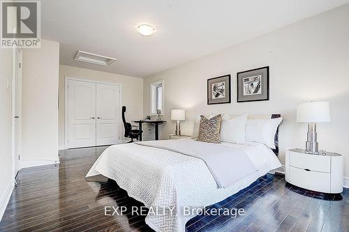 116 Dunlop Street, Richmond Hill, ON - Indoor Photo Showing Bedroom