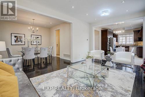 116 Dunlop Street, Richmond Hill, ON - Indoor