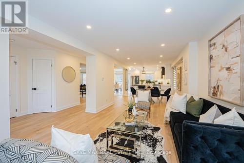 Formal Living Room - 1612 Moongate Crescent E, Mississauga, ON - Indoor Photo Showing Living Room