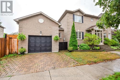 30 BRUCE CRESCENT  Barrie, ON L4N 8T8