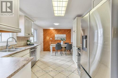 960 Osgoode Drive, London South (South Y), ON - Indoor Photo Showing Kitchen With Double Sink