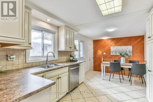 960 Osgoode Drive, London South (South Y), ON - Indoor Photo Showing Kitchen With Double Sink
