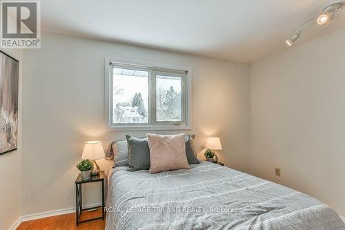 960 Osgoode Drive, London South (South Y), ON - Indoor Photo Showing Bedroom