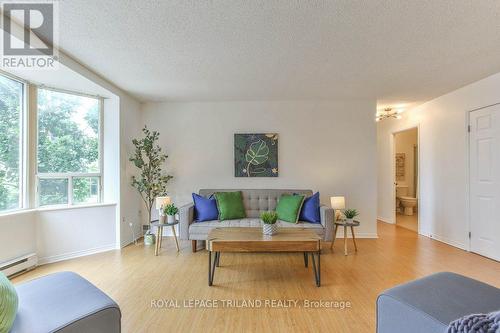 505 - 500 Talbot Street, London East (East F), ON - Indoor Photo Showing Living Room