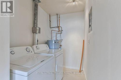 505 - 500 Talbot Street, London East (East F), ON - Indoor Photo Showing Laundry Room