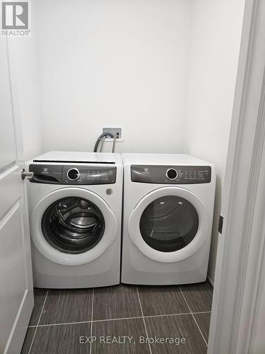 180 Sunflower Place, Welland, ON - Indoor Photo Showing Laundry Room
