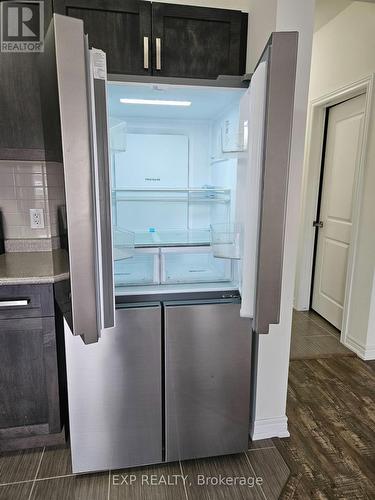180 Sunflower Place, Welland, ON - Indoor Photo Showing Kitchen