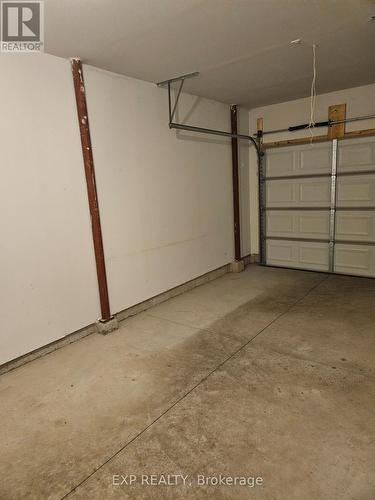 180 Sunflower Place, Welland, ON - Indoor Photo Showing Garage