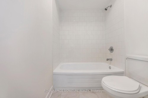 65 Woodman Drive N, Hamilton, ON - Indoor Photo Showing Bathroom