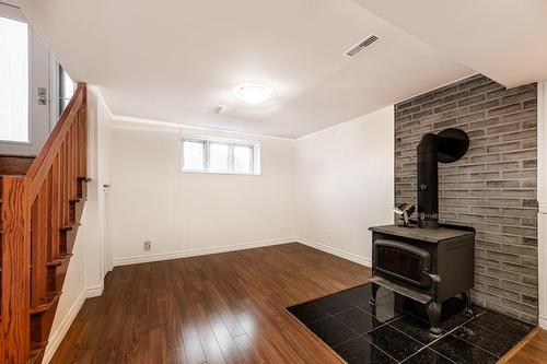 Family room - 86 Rue Deslauriers, Beloeil, QC - Indoor Photo Showing Other Room