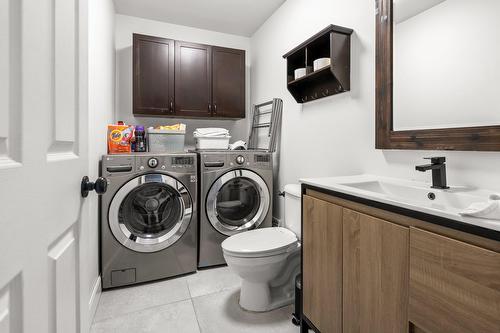 Salle d'eau - 141 Rue De Villandry, Vaudreuil-Dorion, QC - Indoor Photo Showing Laundry Room