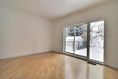 Salon - 527 Rue Du Gîte, Québec (Les Rivières), QC 