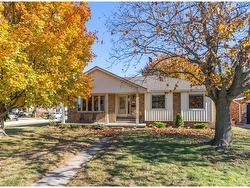 304 EDGEWOOD Street  Sarnia, ON N7S 4R3