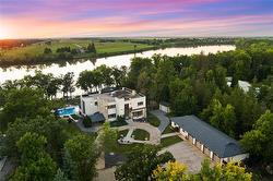 3800 Henderson HWY  East St Paul, MB R2E 1B1