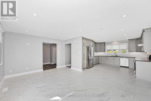 12 Largo Crescent, Ottawa, ON - Indoor Photo Showing Kitchen