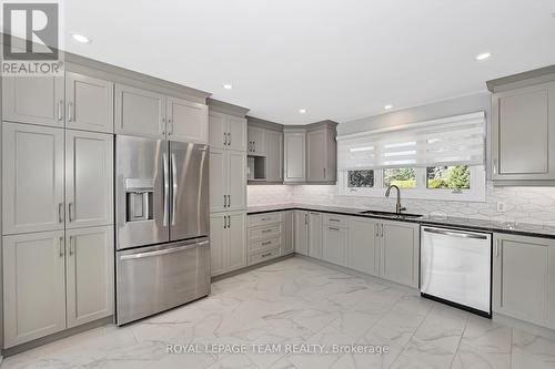 12 Largo Crescent, Ottawa, ON - Indoor Photo Showing Kitchen