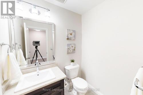 Unit A - 137 Wimpole Street, West Perth (Mitchell), ON - Indoor Photo Showing Bathroom