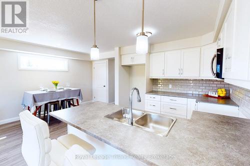 Unit A - 137 Wimpole Street, West Perth (Mitchell), ON - Indoor Photo Showing Kitchen With Double Sink With Upgraded Kitchen