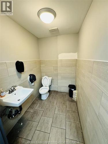 2130 Wyandotte Street West, Windsor, ON 