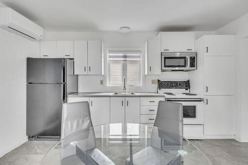 Dining room - 19 Rue Pierre-Bouchard, Lévis (Desjardins), QC - Indoor Photo Showing Kitchen