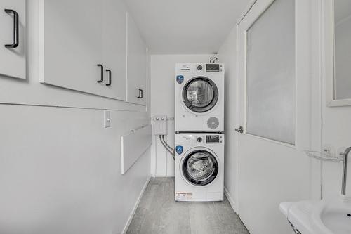 Bathroom - 19 Rue Pierre-Bouchard, Lévis (Desjardins), QC - Indoor Photo Showing Laundry Room
