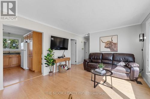 288 Collison Crescent, Peterborough (Ashburnham Ward 4), ON - Indoor Photo Showing Living Room