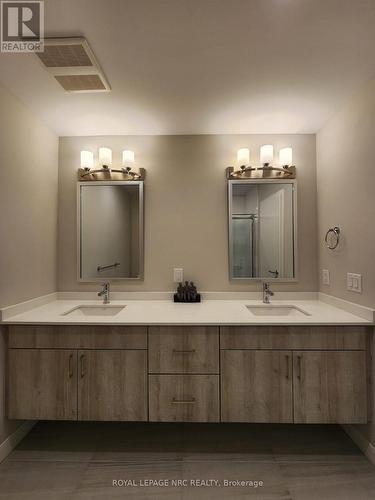 Ensuite Bathroom - 204 - 118 West Street, Port Colborne (Sugarloaf), ON - Indoor Photo Showing Bathroom