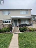 2 - 98 FRONTENAC AVENUE  Toronto, ON M5N 1Z9