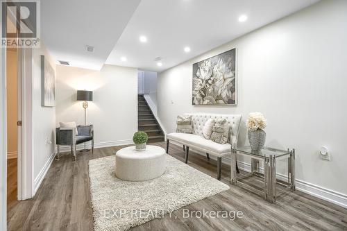 230 Mcanulty Boulevard, Hamilton, ON - Indoor Photo Showing Living Room