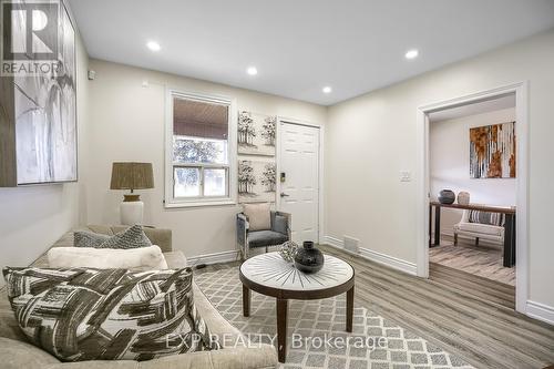 230 Mcanulty Boulevard, Hamilton, ON - Indoor