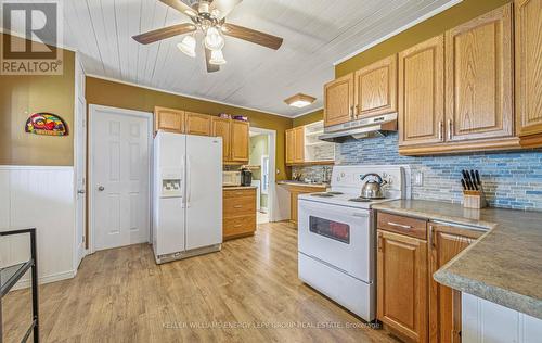 61 Wellington Street, Clarington (Bowmanville), ON - Indoor Photo Showing Kitchen