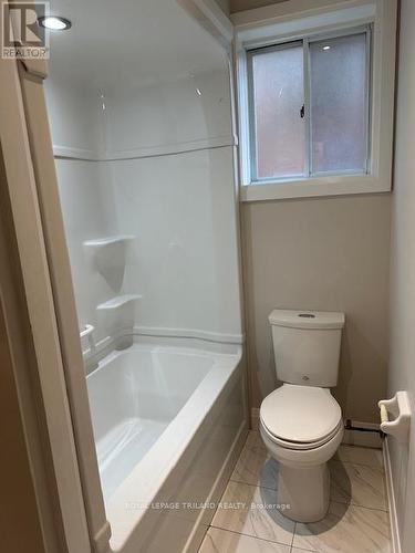 221 Highview Drive, St. Thomas, ON - Indoor Photo Showing Bathroom