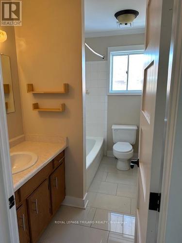221 Highview Drive, St. Thomas, ON - Indoor Photo Showing Bathroom