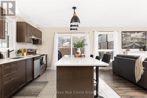 65 Fieldstream Chase, Bracebridge (Macaulay), ON - Indoor Photo Showing Kitchen