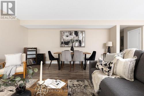 65 Fieldstream Chase, Bracebridge (Macaulay), ON - Indoor Photo Showing Living Room