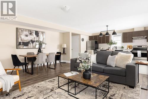 65 Fieldstream Chase, Bracebridge (Macaulay), ON - Indoor Photo Showing Living Room