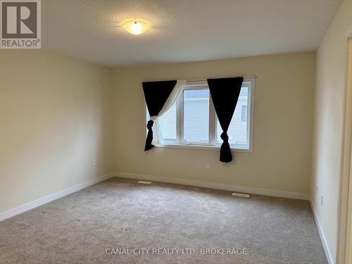 6 Lavender Road, Thorold (Hurricane/Merrittville), ON - Indoor Photo Showing Other Room