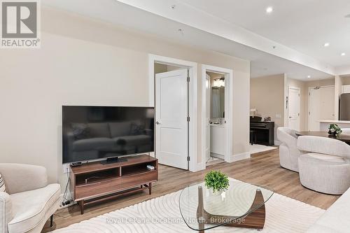 509 - 4 Kimberly Lane, Collingwood, ON - Indoor Photo Showing Living Room