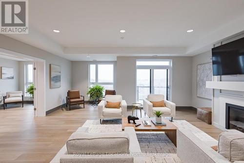 509 - 4 Kimberly Lane, Collingwood, ON - Indoor Photo Showing Living Room With Fireplace