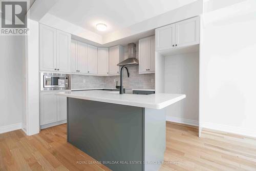 19 - 2184 Postmaster Drive, Oakville, ON - Indoor Photo Showing Kitchen